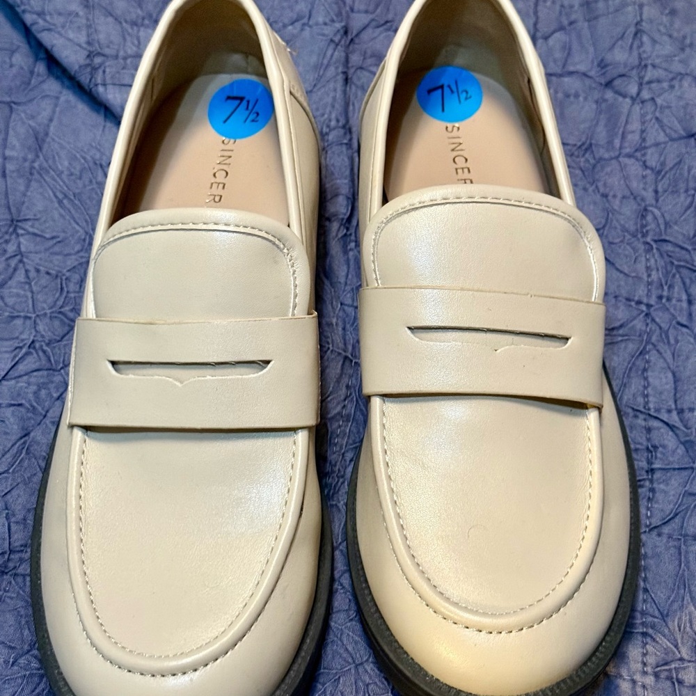 Sincerely Jules Loafers Women’s 7.5 Cream Chunky Platform Penny Slip-On NWOT